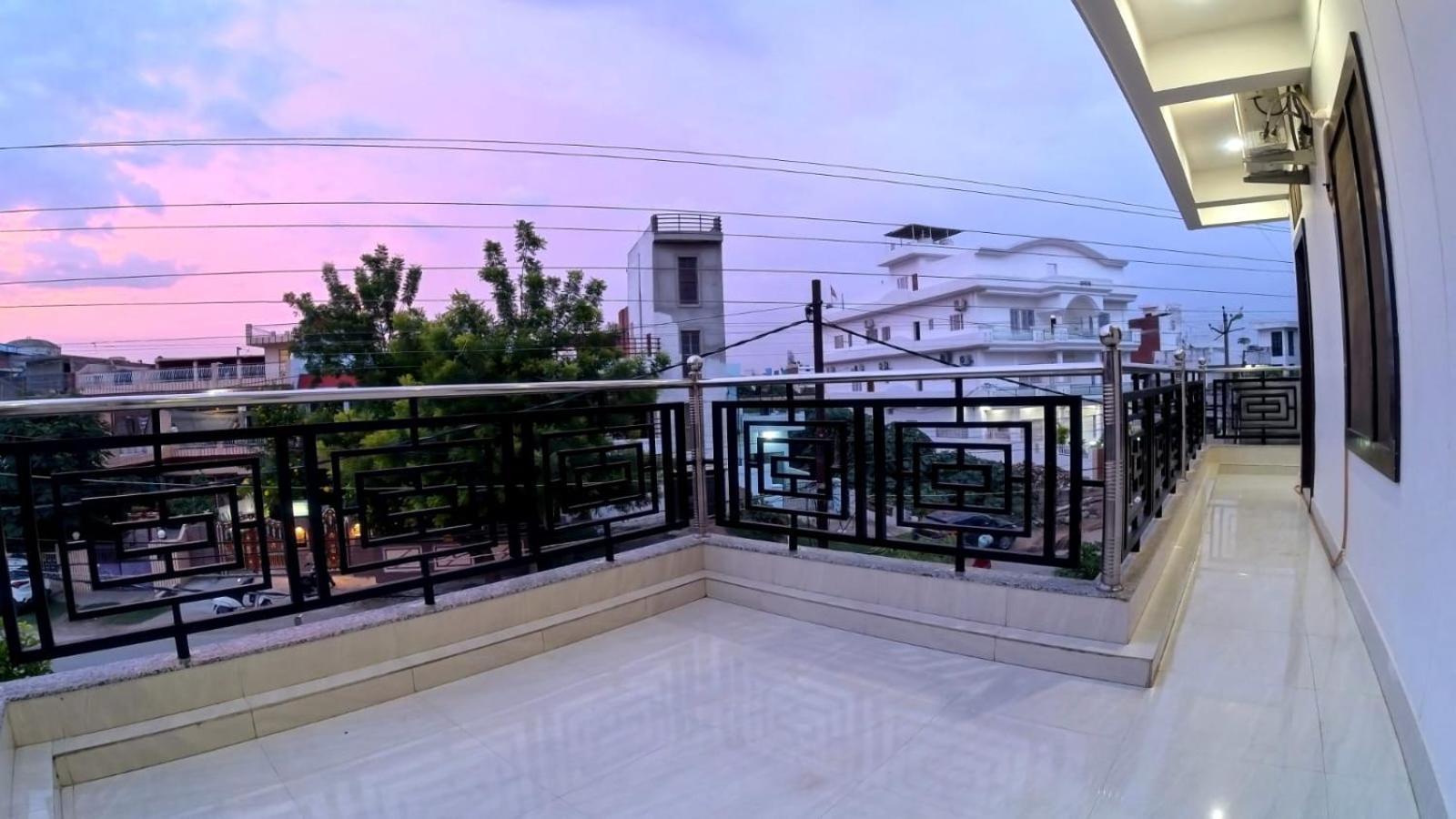 Holidayy Inn Prayagraj Exterior photo