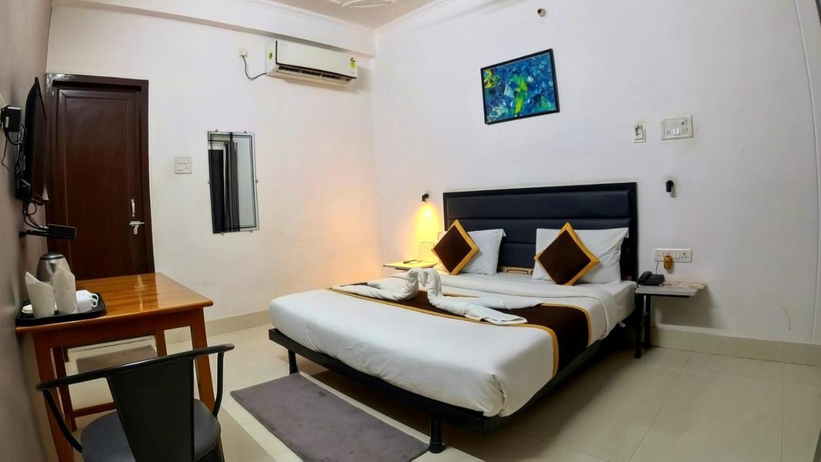Holidayy Inn Prayagraj Exterior photo